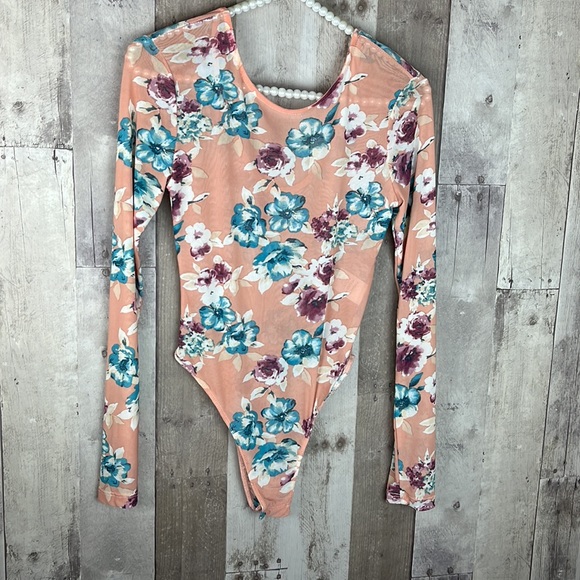 LNWT Lush floral sheer bodysuit size Small - Picture 4 of 6